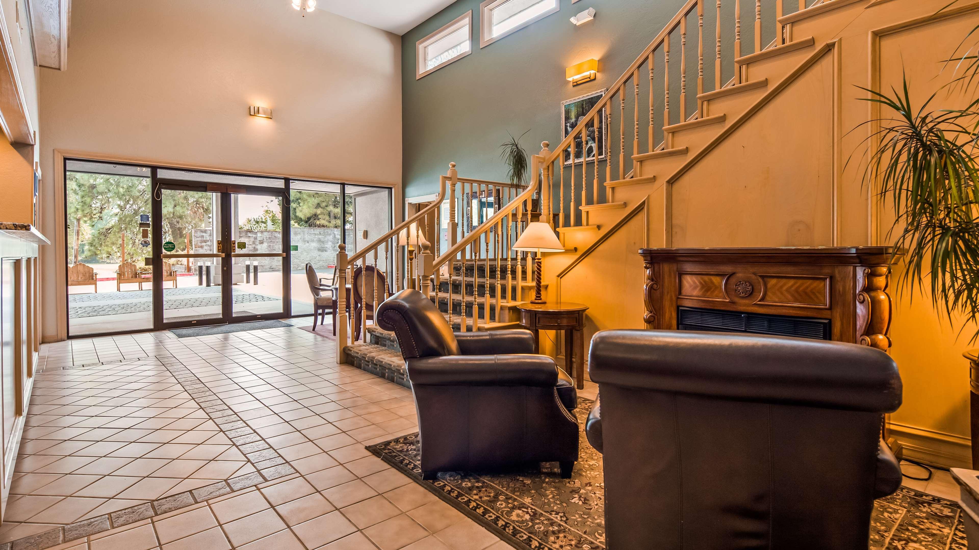 Best Western Inn At The Rogue Rogue River Exterior photo