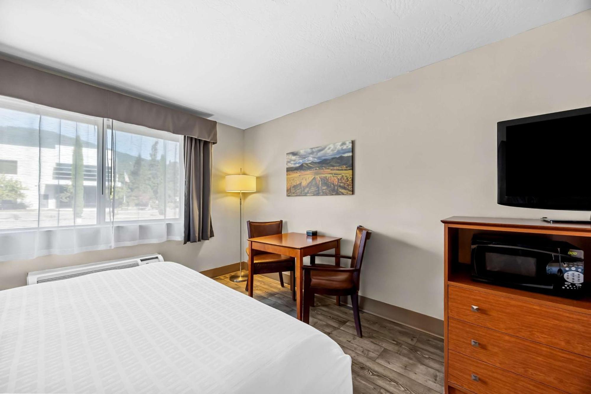 Best Western Inn At The Rogue Rogue River Exterior photo