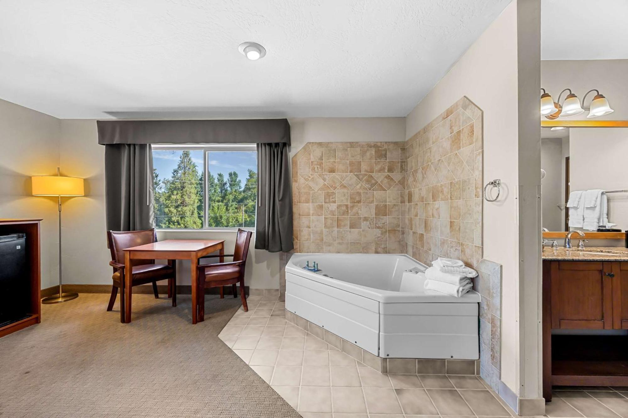 Best Western Inn At The Rogue Rogue River Exterior photo