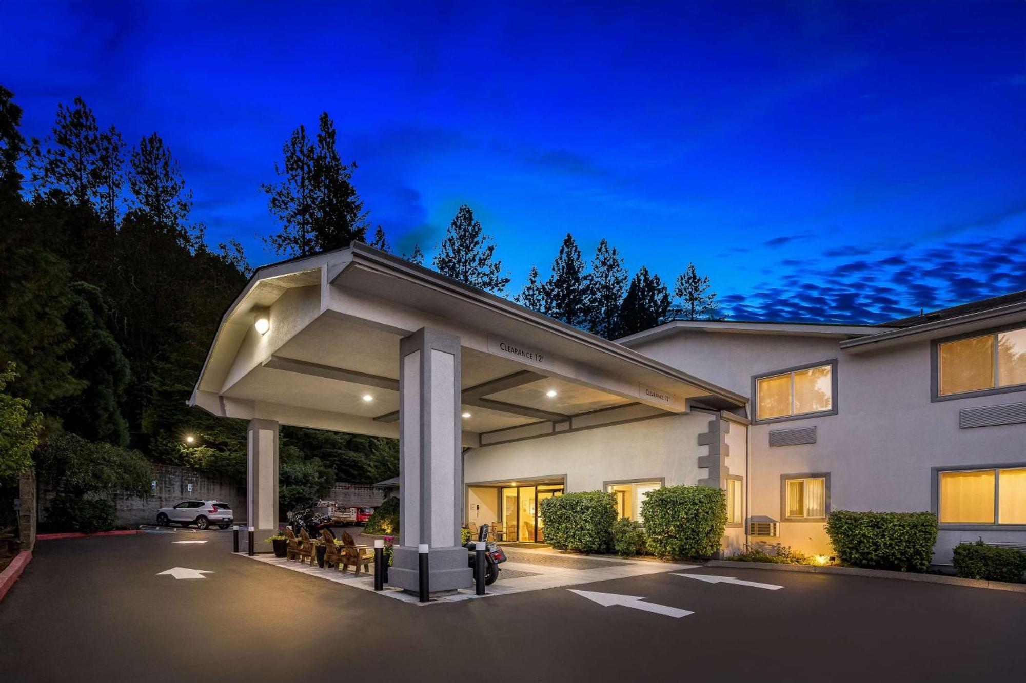Best Western Inn At The Rogue Rogue River Exterior photo