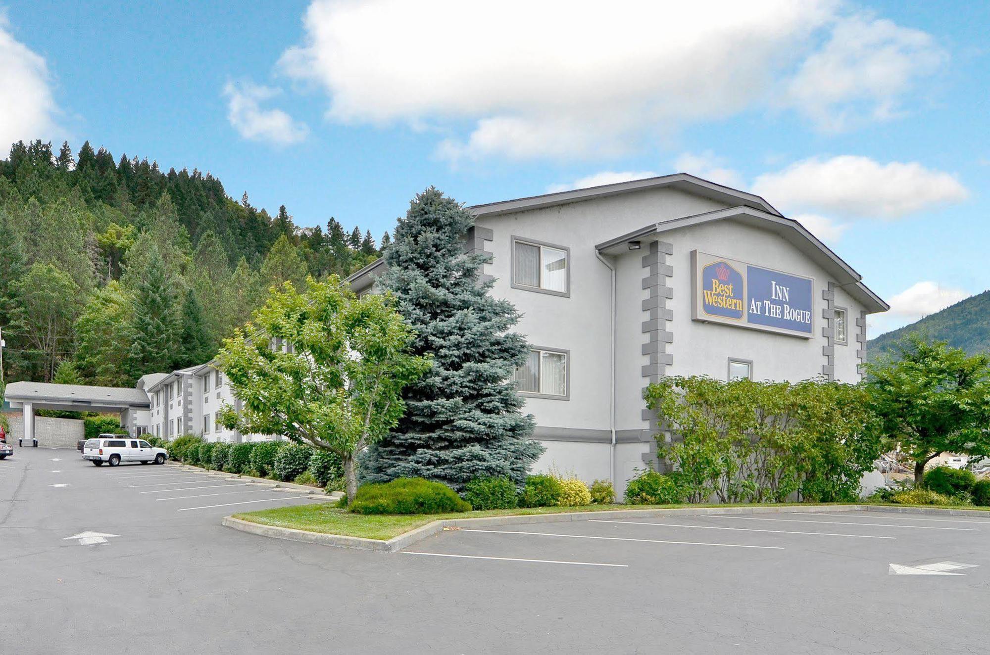 Best Western Inn At The Rogue Rogue River Exterior photo